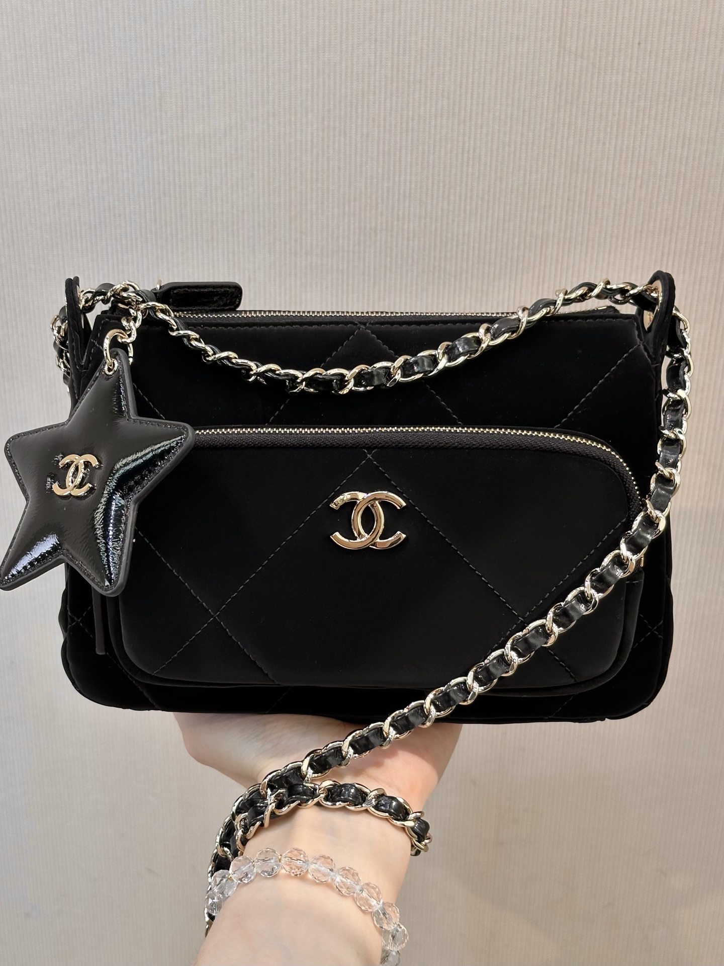 CHANEL Coco Neige 2025/26 Collection Clutch With Chain
