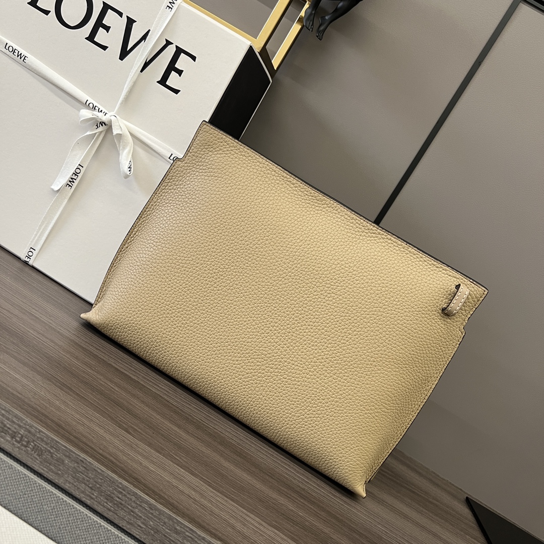 Loewe T Pouch Series