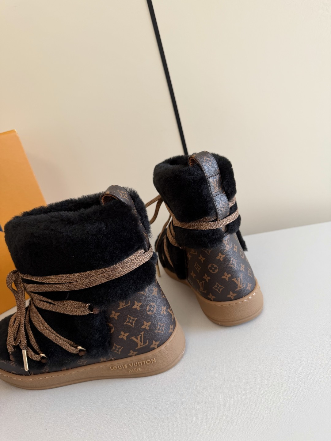 LOUIS VUITTON 1AIV13 New LV Cloud Lace-Up Ankle Boot Sneaker