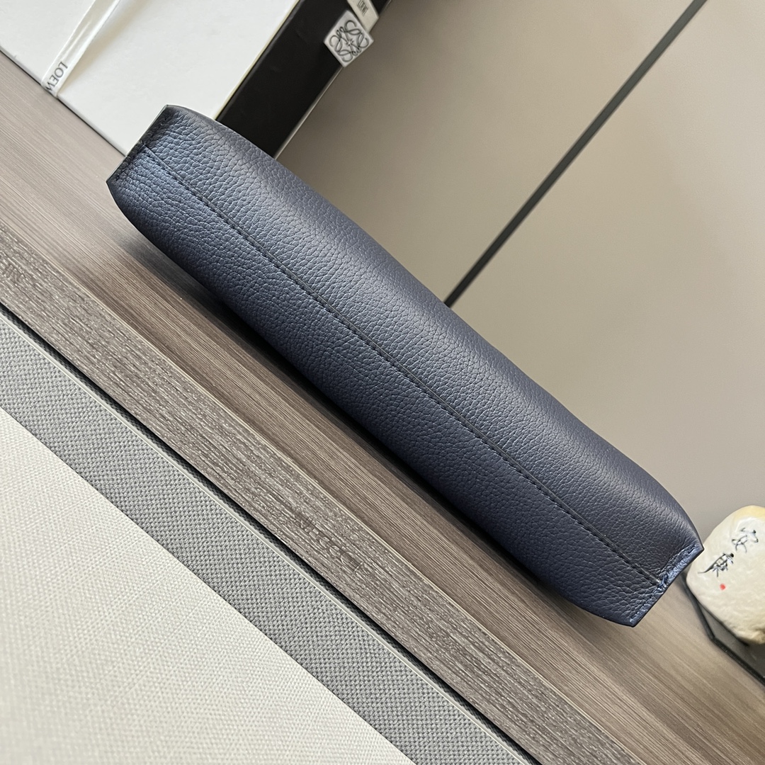 Loewe T Pouch Series