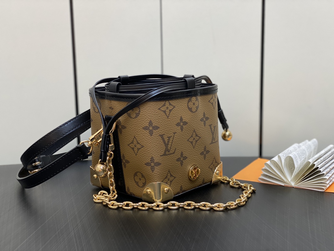Louis Vuitton M82885 Noé shoulder bag