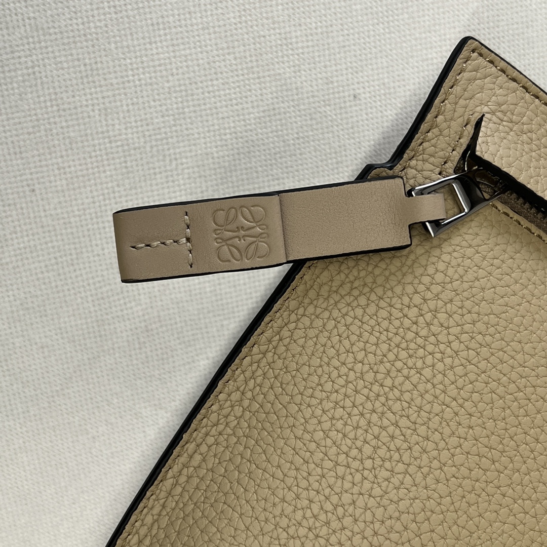 Loewe T Pouch Series