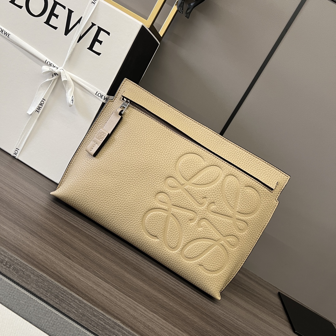 Loewe T Pouch Series