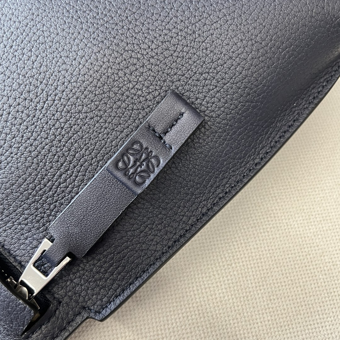 Loewe T Pouch Series