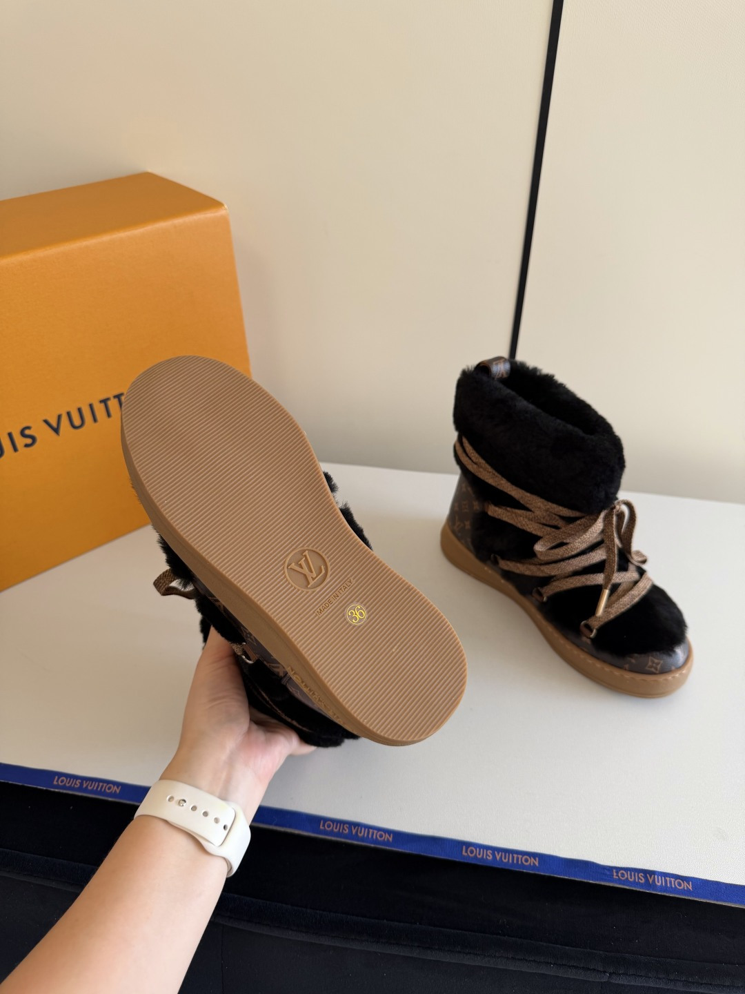 LOUIS VUITTON 1AIV13 New LV Cloud Lace-Up Ankle Boot Sneaker