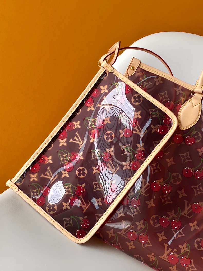 LOUIS VUITTON M14306 LV x TM OnTheGo GM