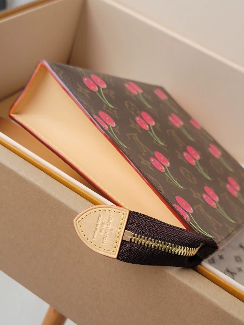 LOUIS VUITTON M14372 LV x TM Toiletry Pouch