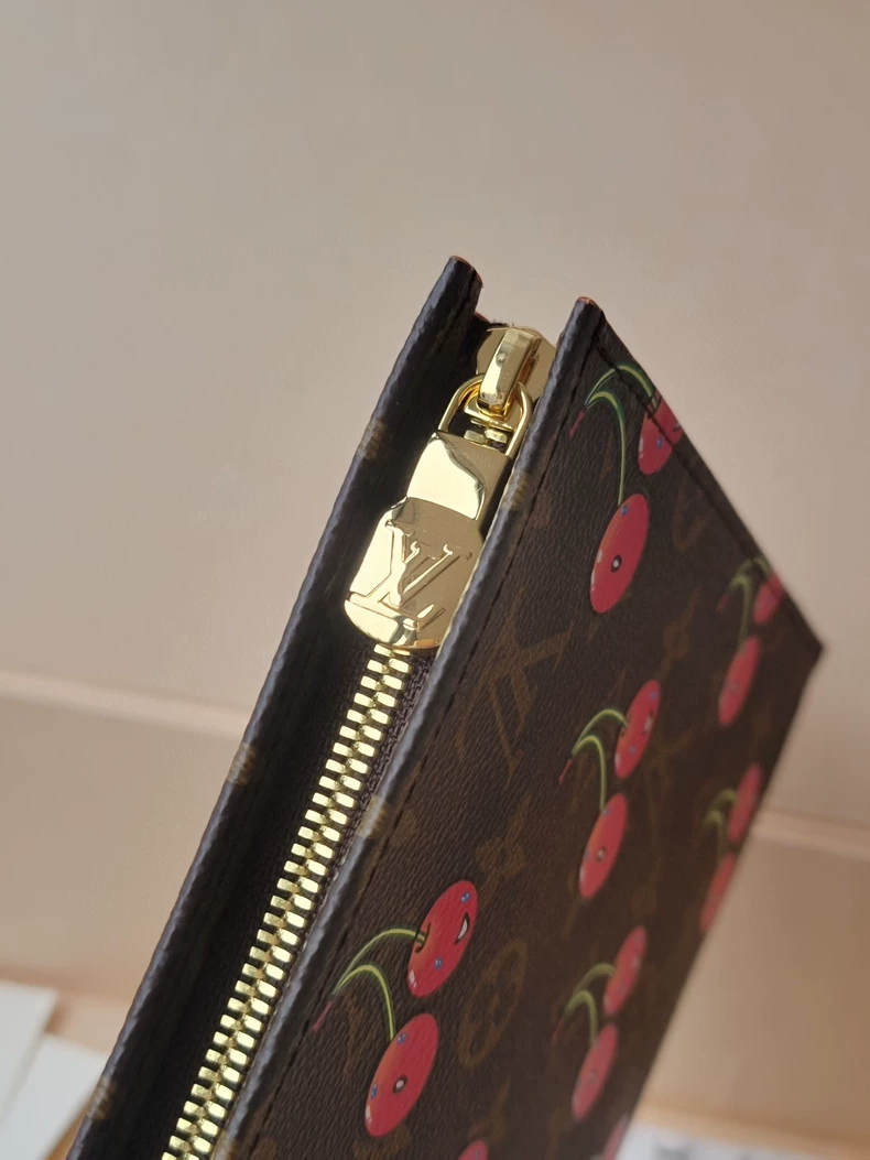 LOUIS VUITTON M14372 LV x TM Toiletry Pouch