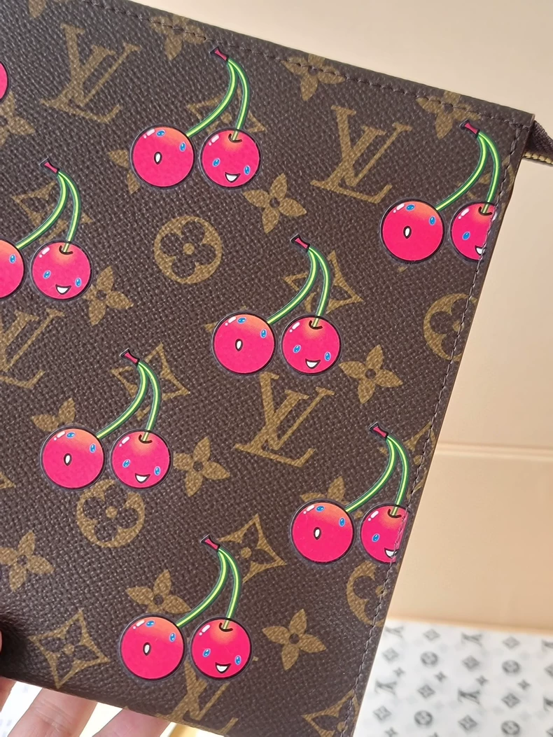 LOUIS VUITTON M14372 LV x TM Toiletry Pouch