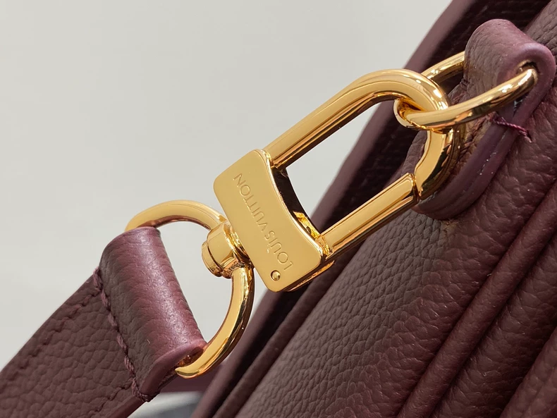 LOUIS VUITTON M25939 Pochette Metis MM