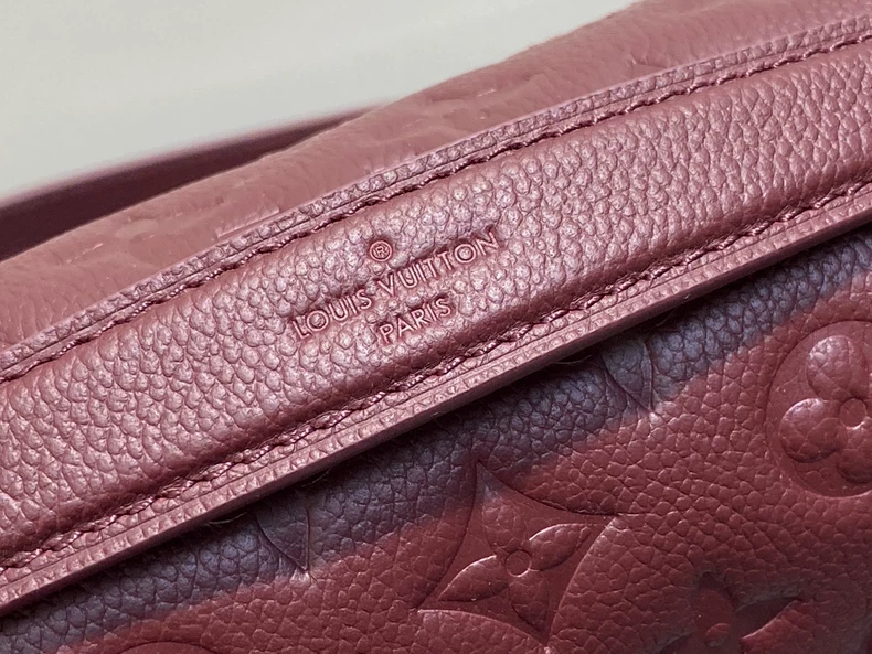 LOUIS VUITTON M25939 Pochette Metis MM