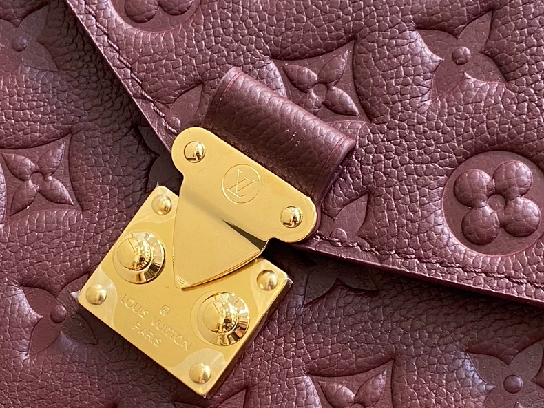 LOUIS VUITTON M25939 Pochette Metis MM