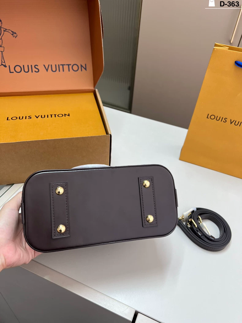 LOUIS VUITTON Alma Damier Ebene bag MM