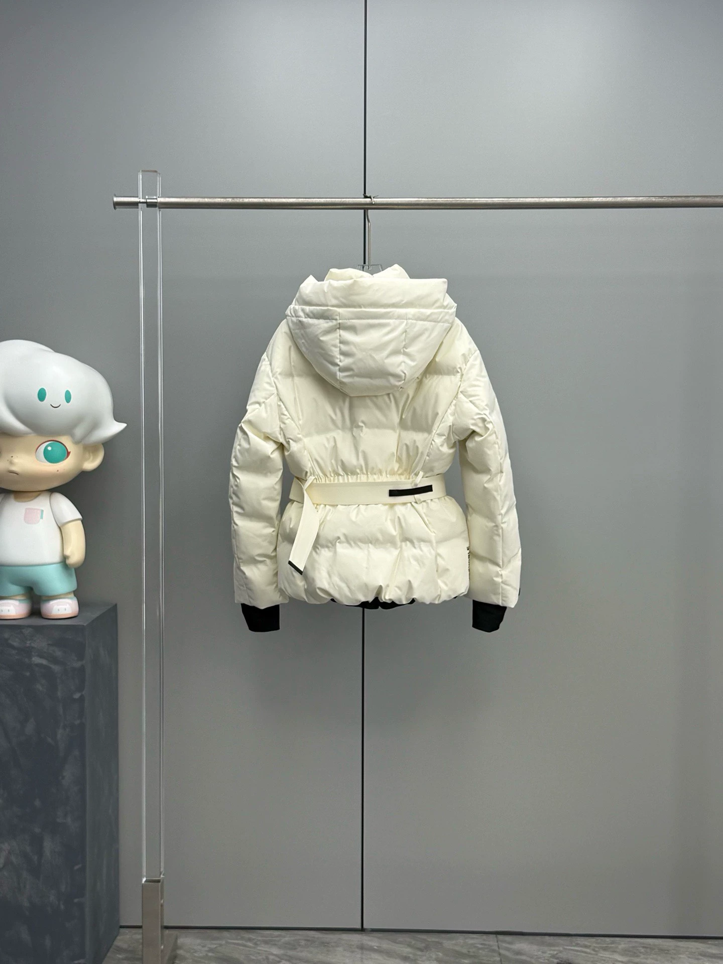 Moncler TOLIMA Women’s Slim-Fit Ski Down Jacket – 2025 Fall/Winter Collection