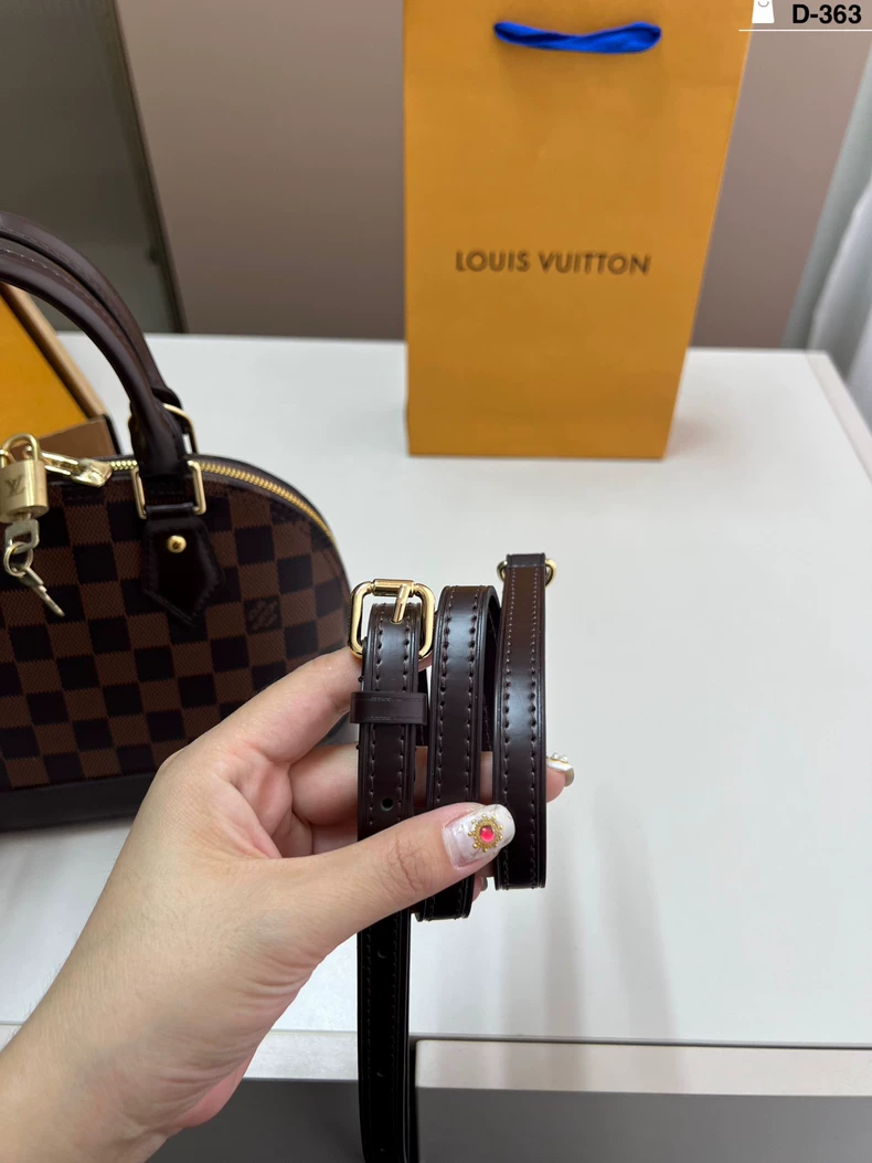 LOUIS VUITTON Alma Damier Ebene bag MM