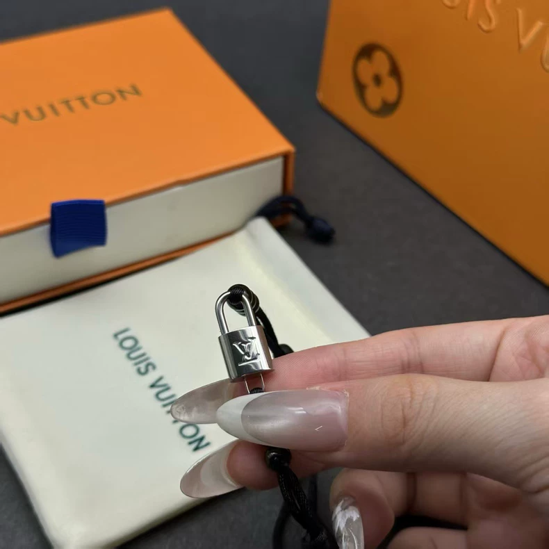 LOUIS VUITTON Q05730 Silver Lockit Beads Bracelet