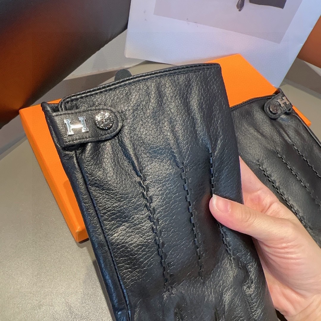 Hermès Men’s Lambskin Gloves