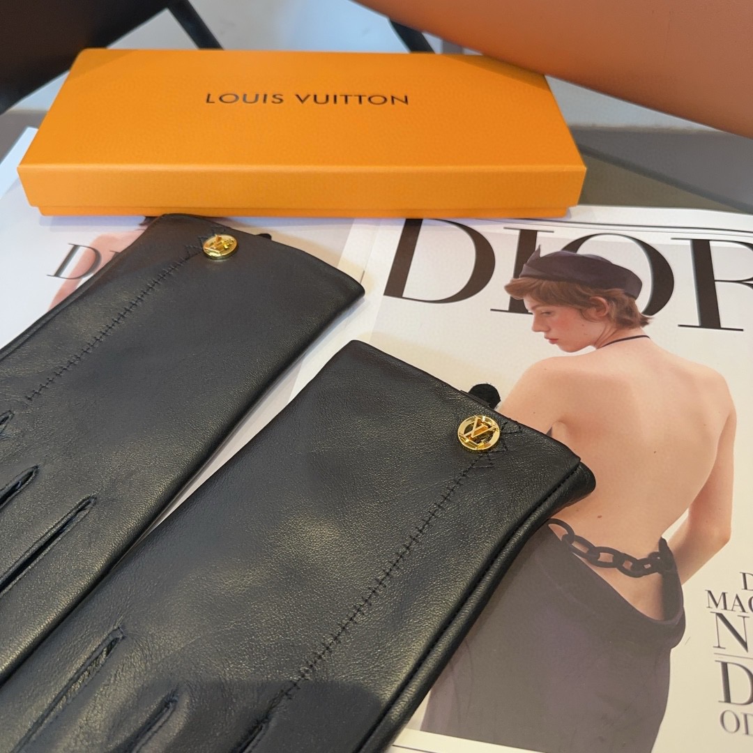 Louis Vuitton Men’s Lambskin Gloves