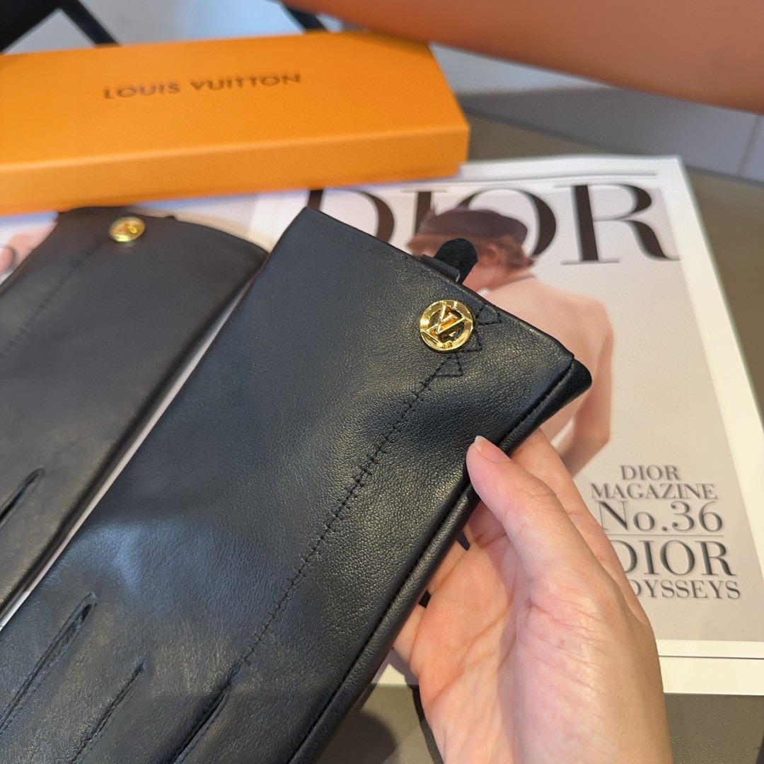 Louis Vuitton Men’s Lambskin Gloves