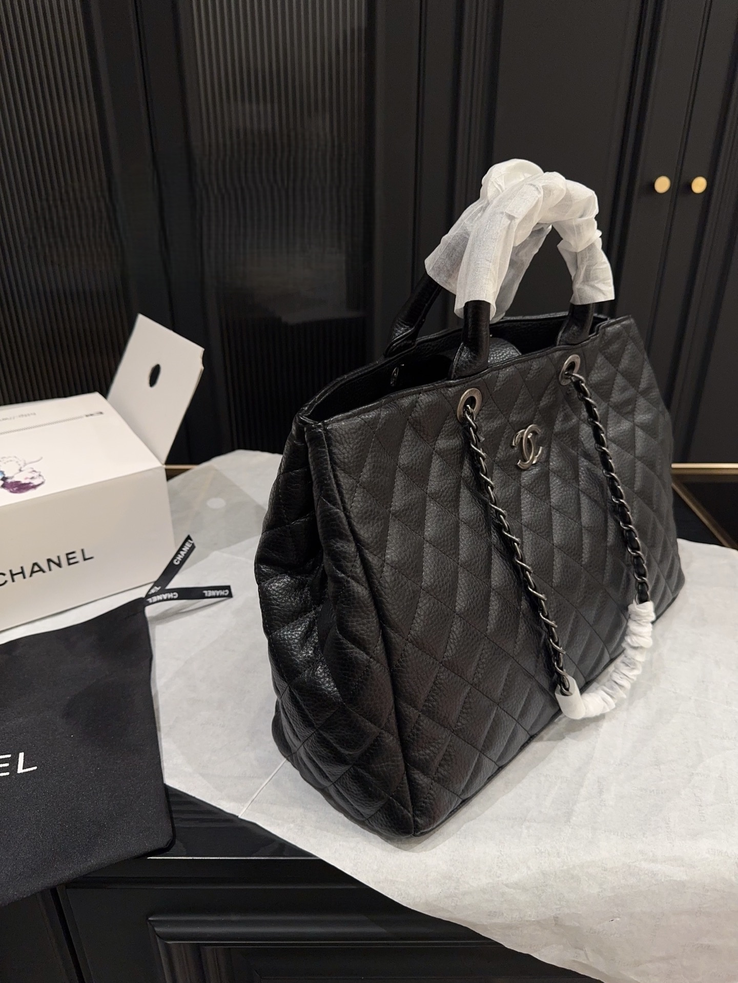 Chanel Chain Leather Tote Bag