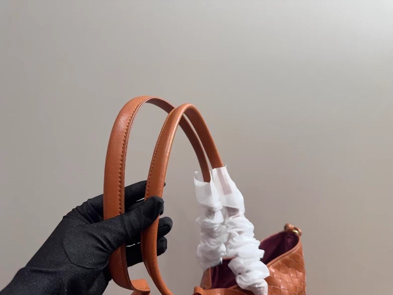 Bottega Veneta Intrecciato Leather Tote Bag