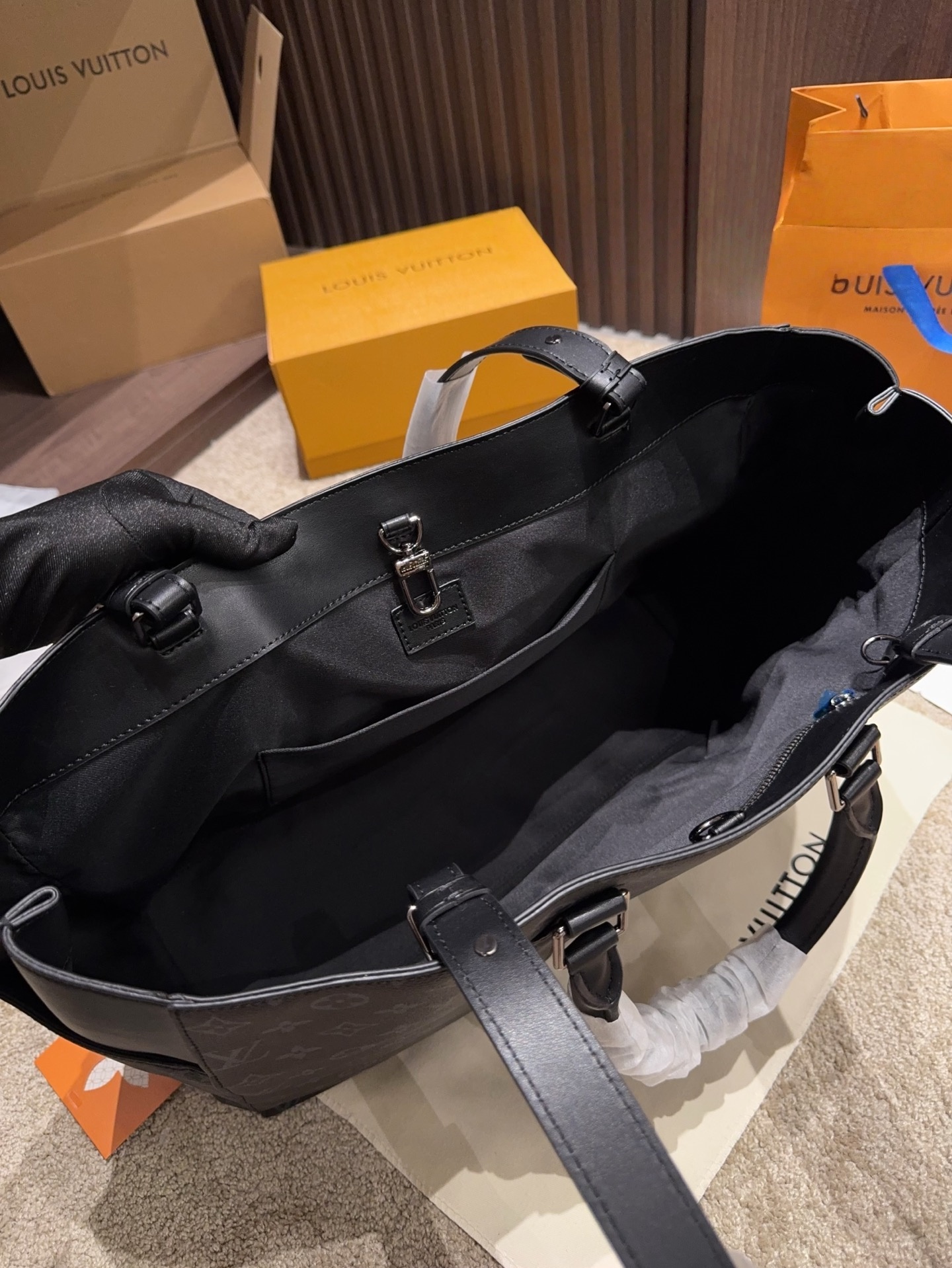 LOUIS VUITTON Sac Plat Two-way Bag In Black