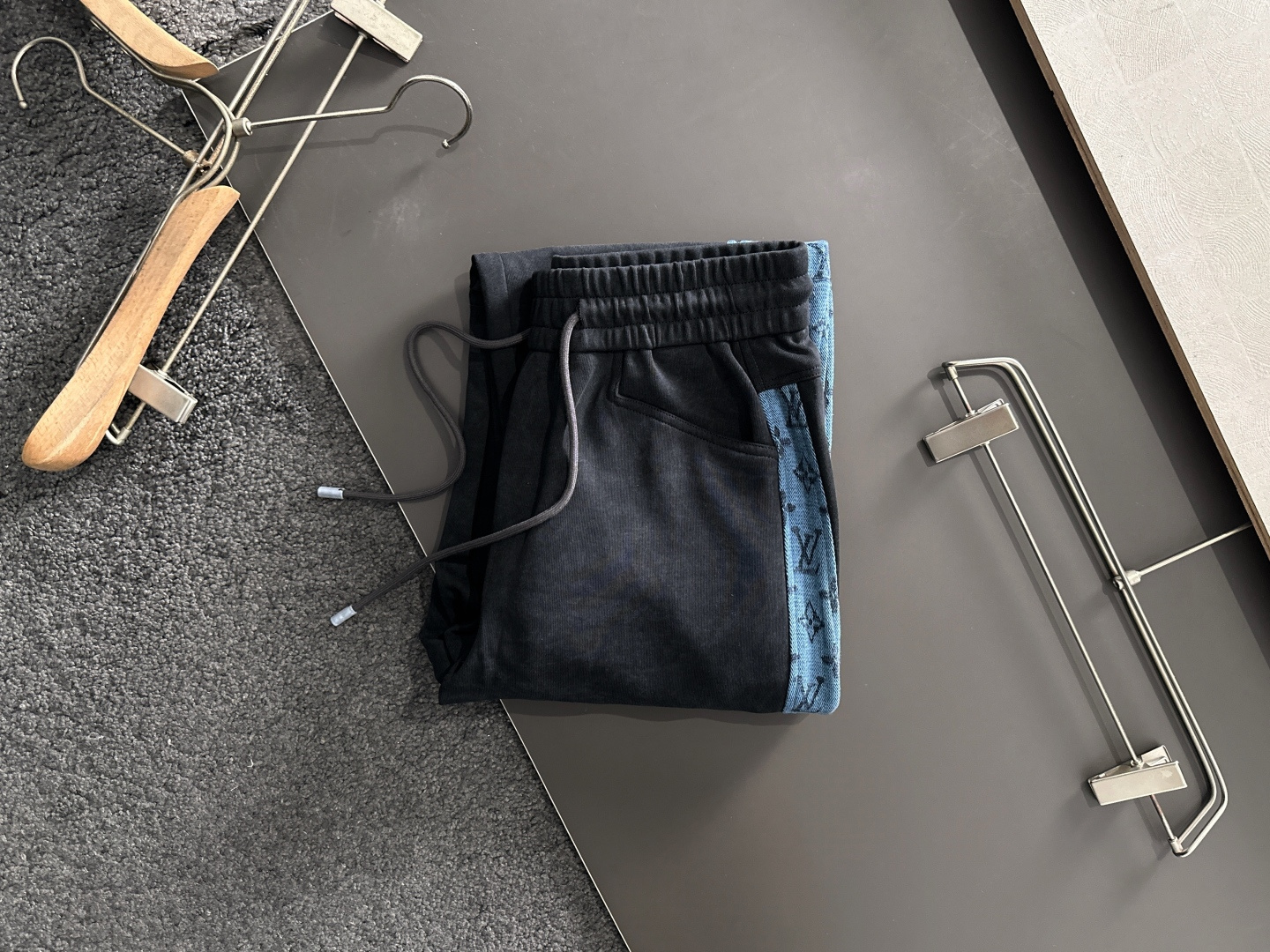 LV 2025 Fall/Winter New Casual Pants