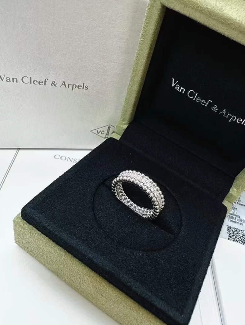 Van Cleef & Arpels Full-Pavé Ring