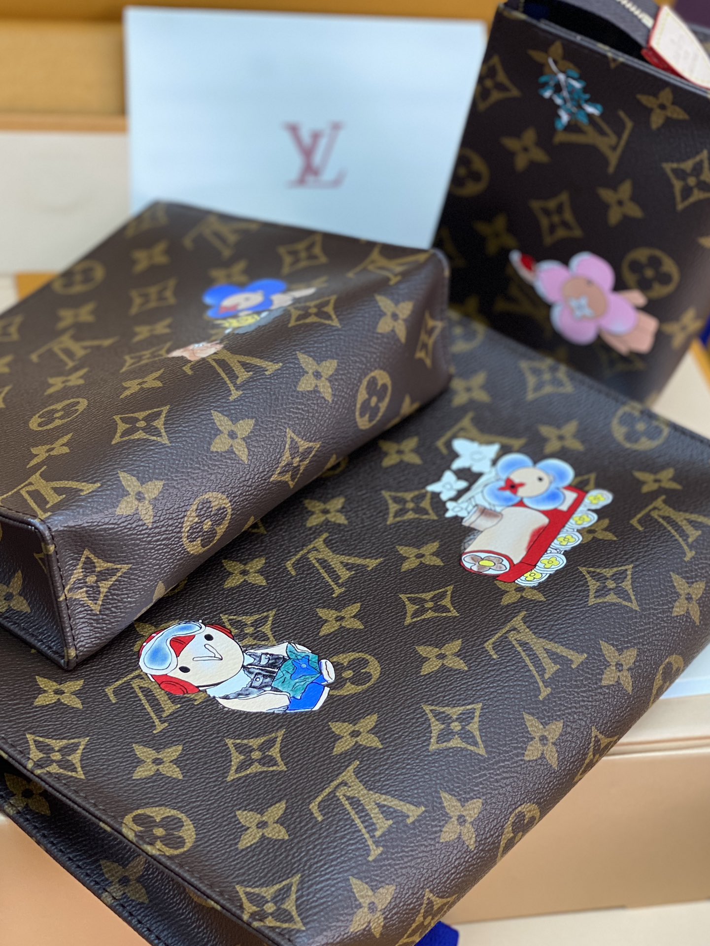 LOUIS VUITTON M15357 Trio Toilet Pouch