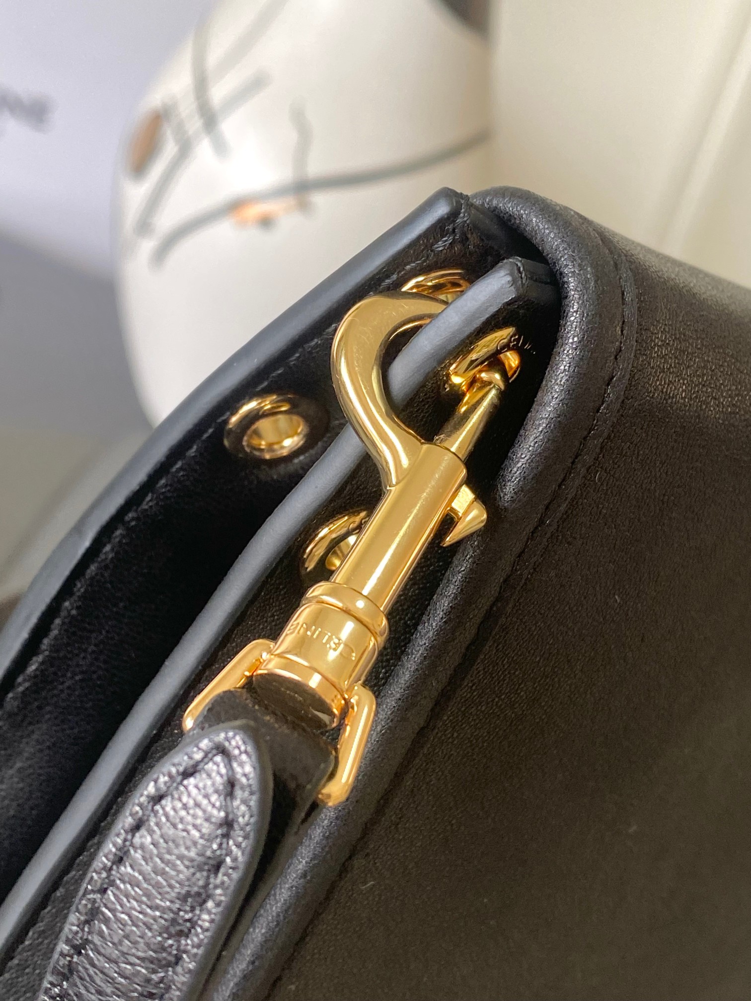 CELINE SOFT TRIOMPHE BESACE