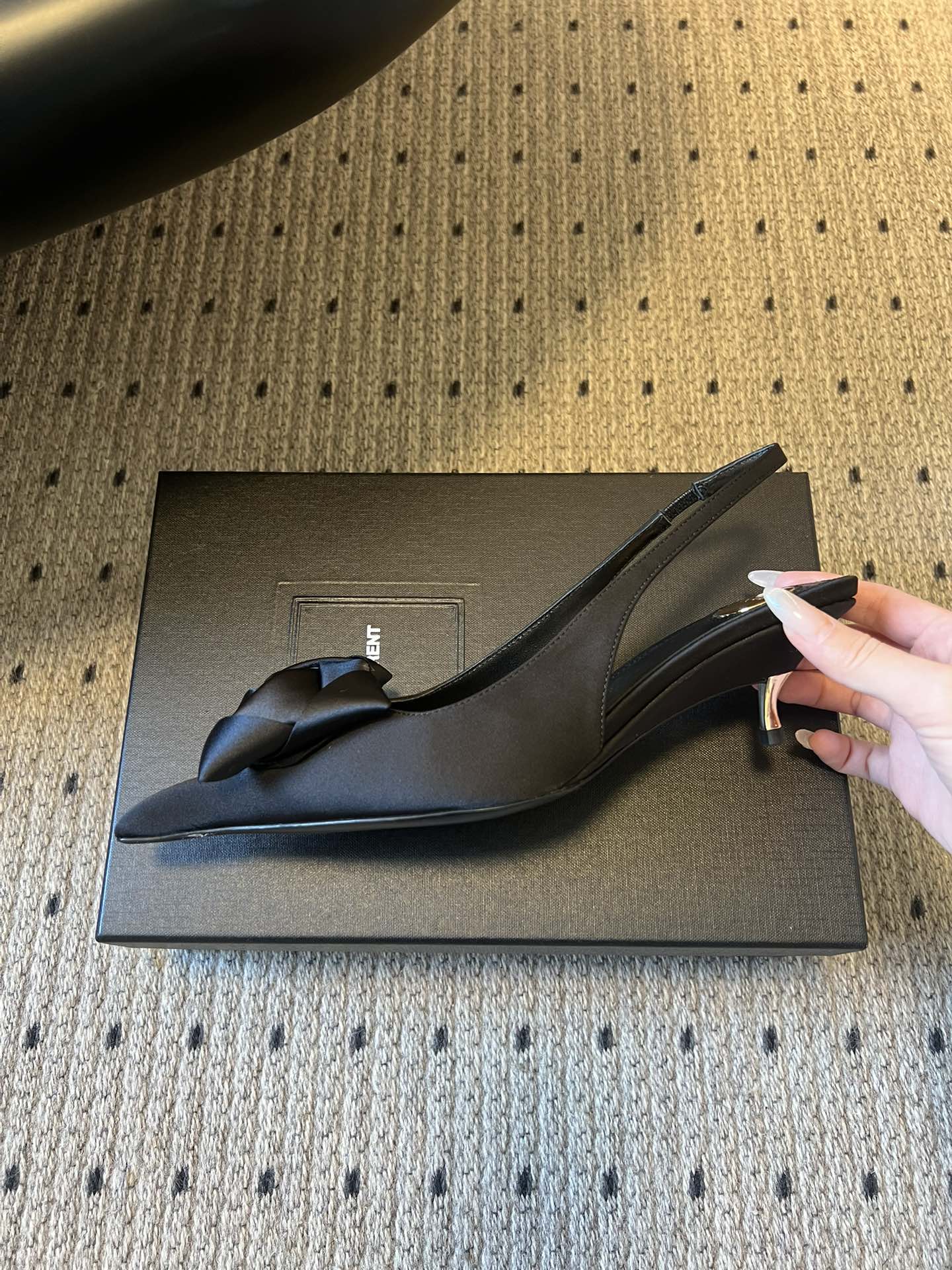 Yves Saint Laurent DAKOTA slingback pumps in satin crepe