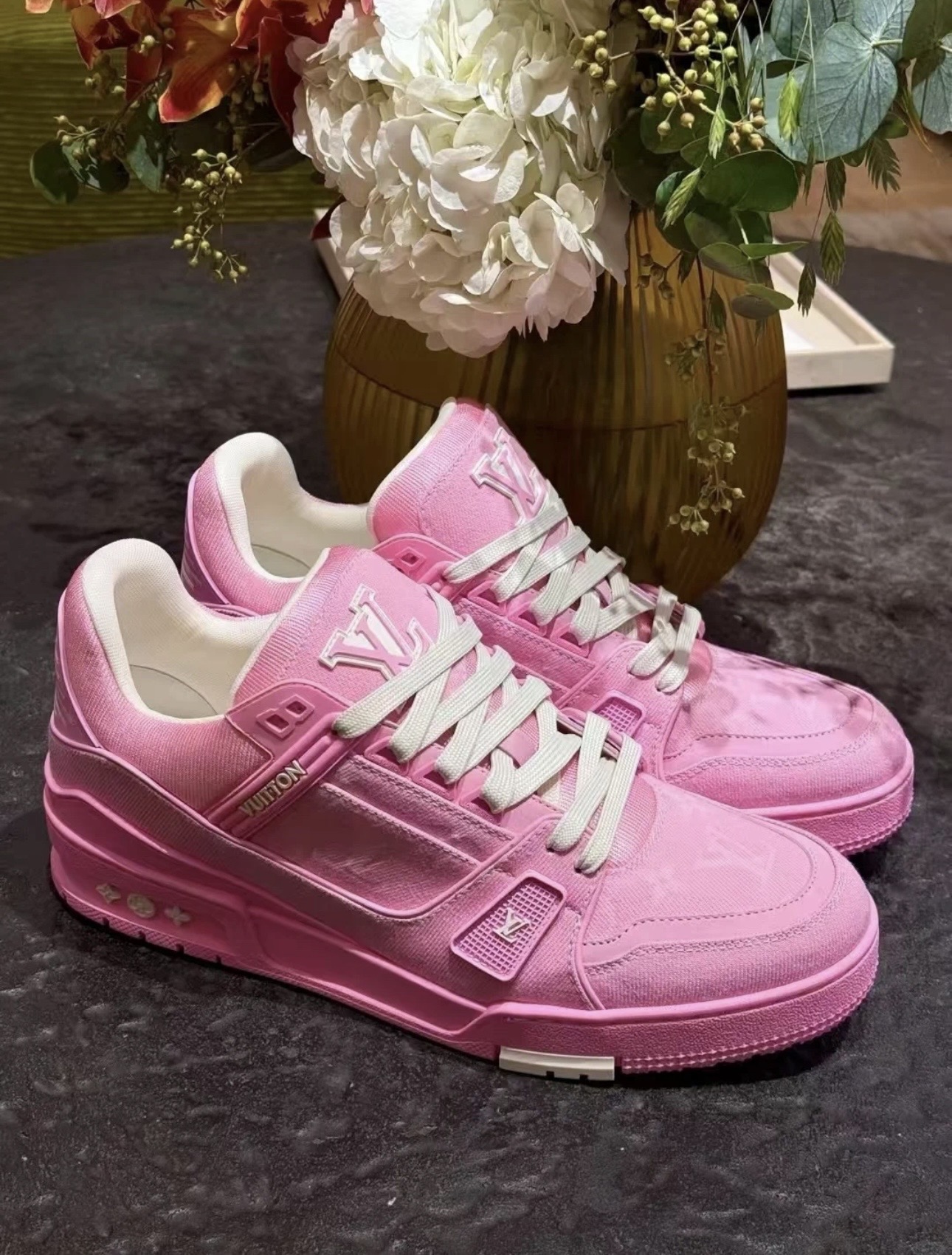 LV 1AHT02 LV Trainer Sneaker