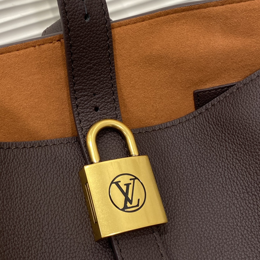 LV M12916 Low Key Cabas MM