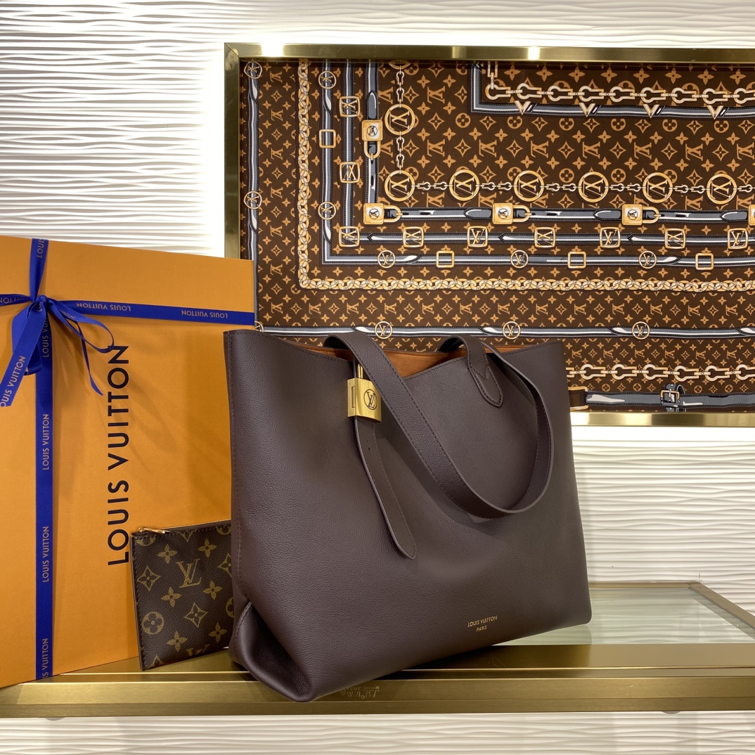 LV M12916 Low Key Cabas MM