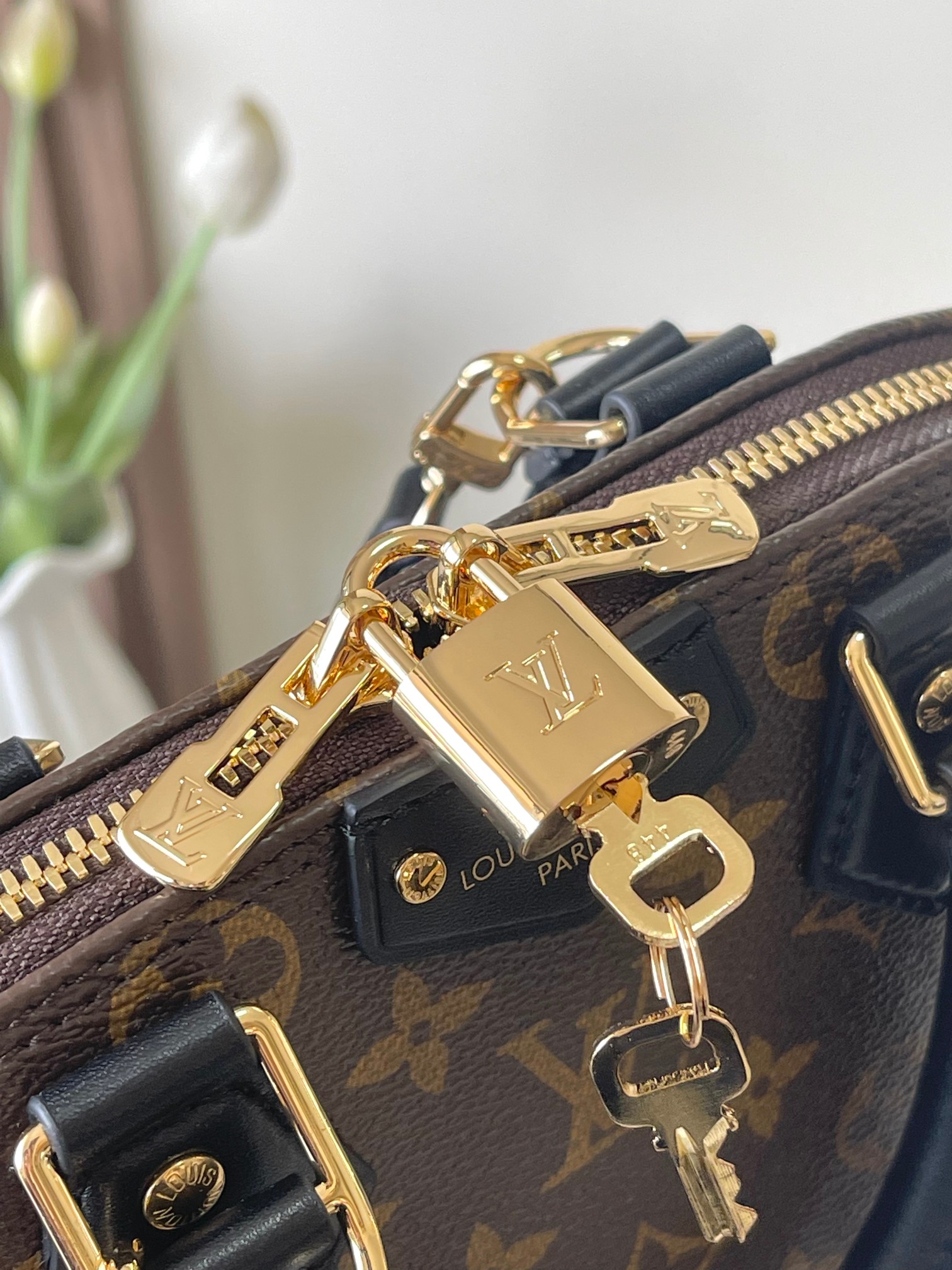 LV M26084 New Alma Trunk BB