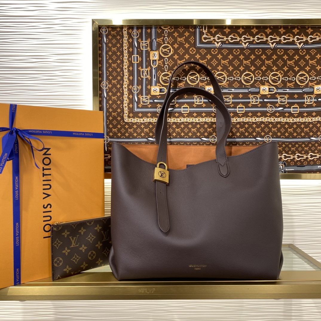 LV M12916 Low Key Cabas MM