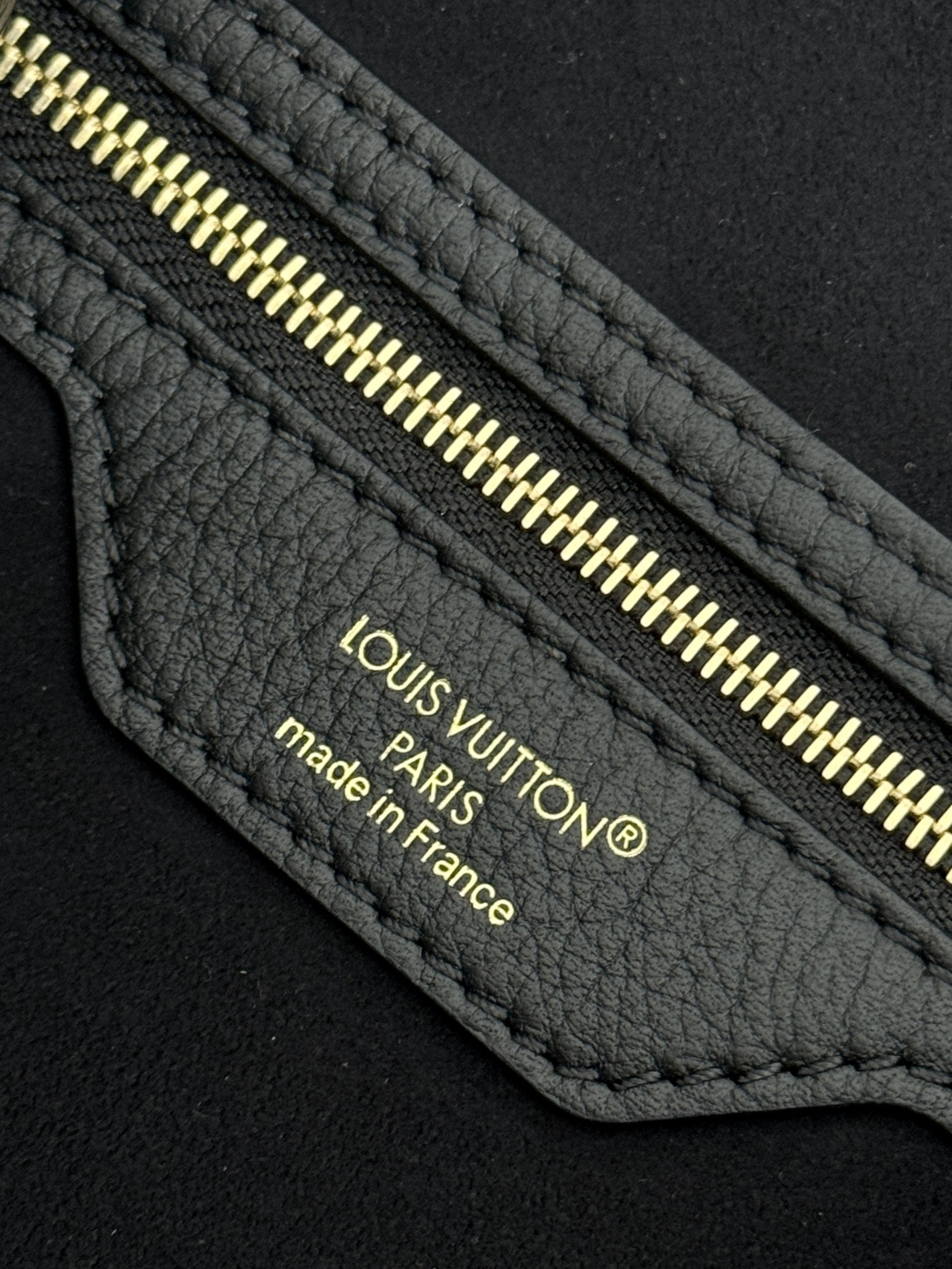 LOUIS VUITTON M26486 Speedy Bandoulière Bag