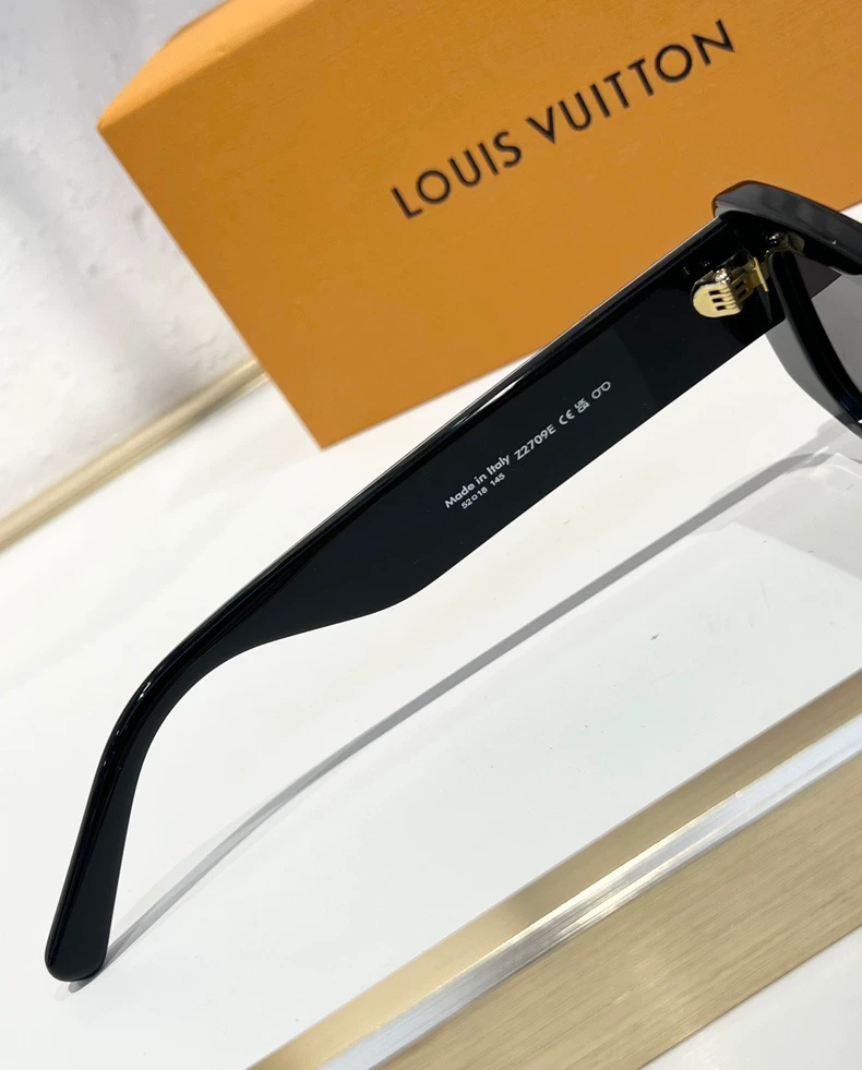 LOUIS VUITTON Z2709E LV x TM Multigram Cat Eye Sunglasses