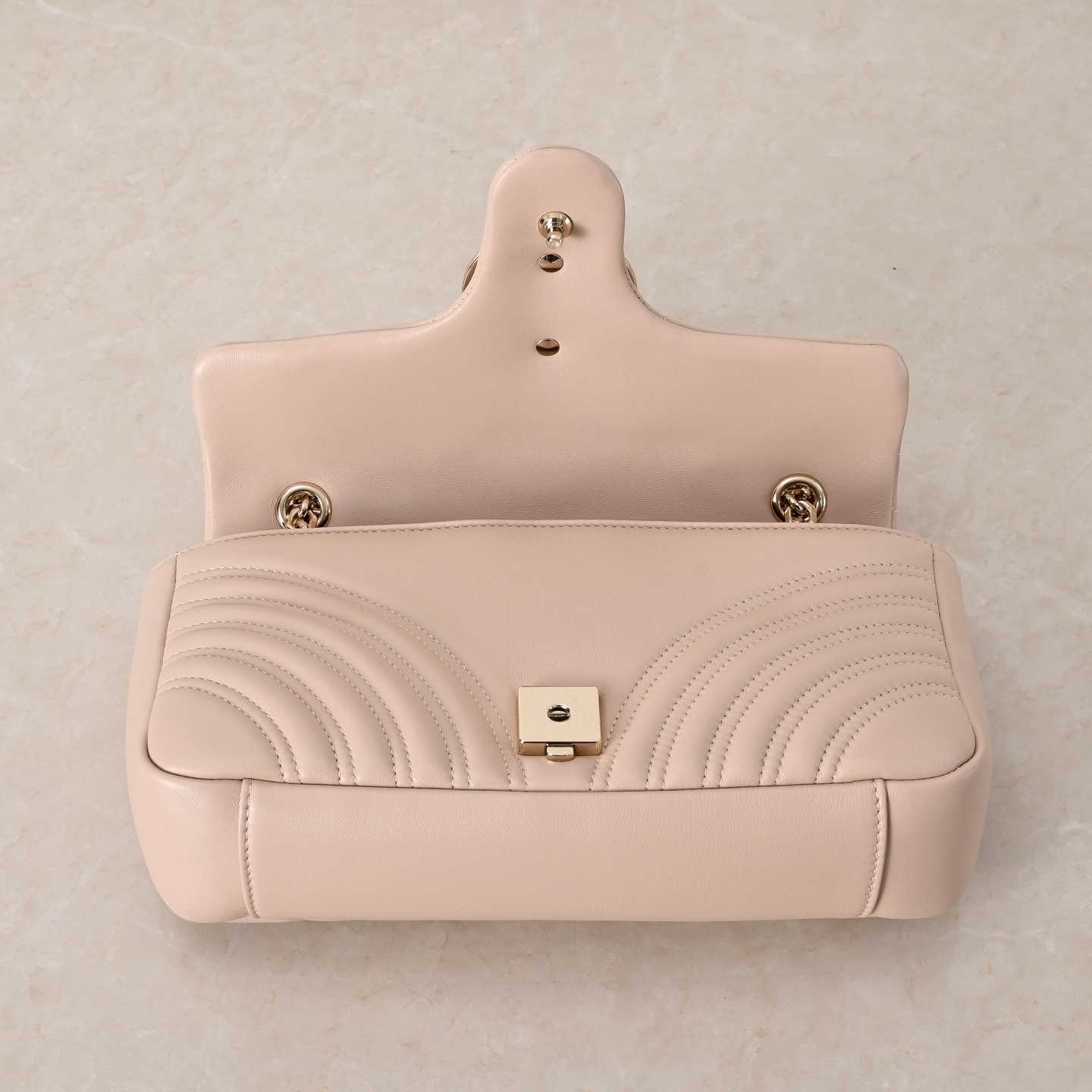 GG Marmont medium shoulder bag