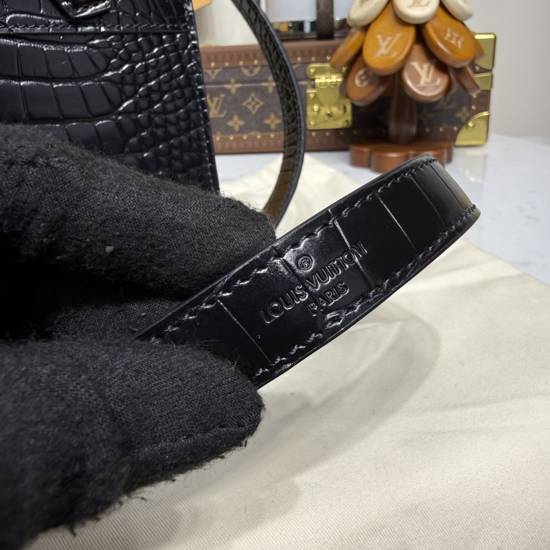 LOUIS VUITTON City Steamer