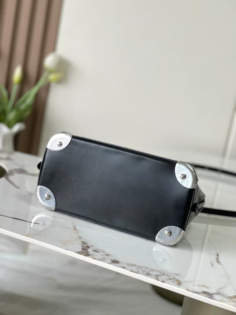 LOUIS VUITTON M27812 New Alma Trunk BB