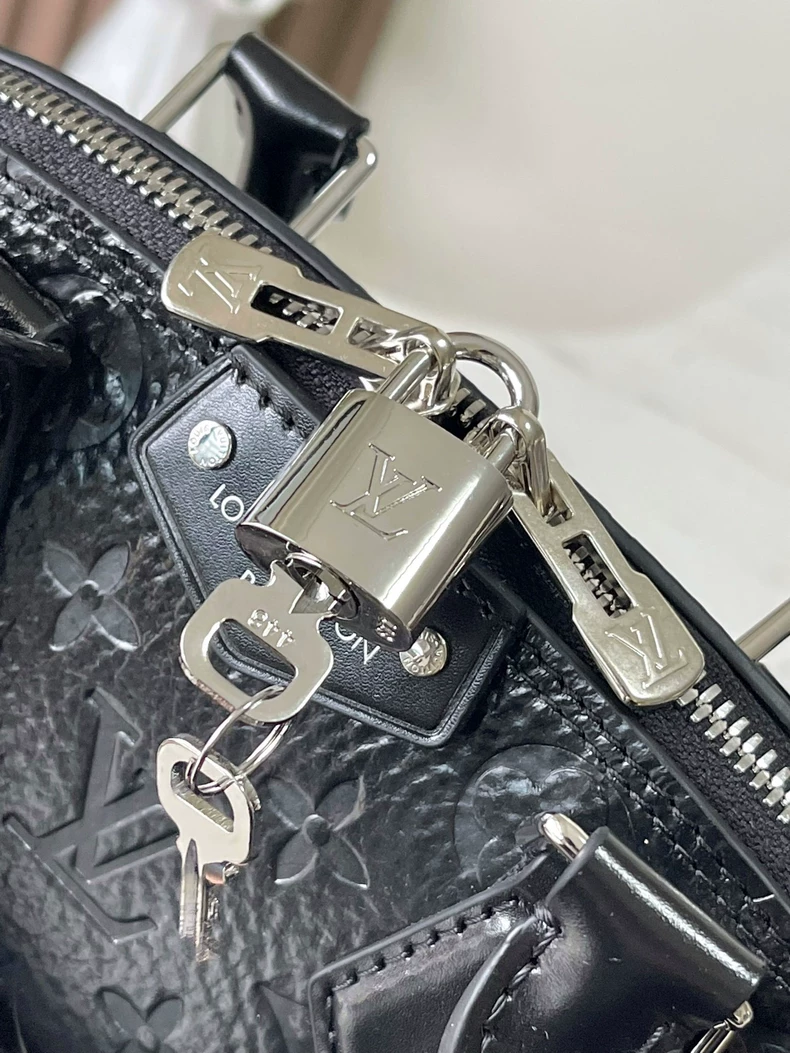 LOUIS VUITTON M27812 New Alma Trunk BB