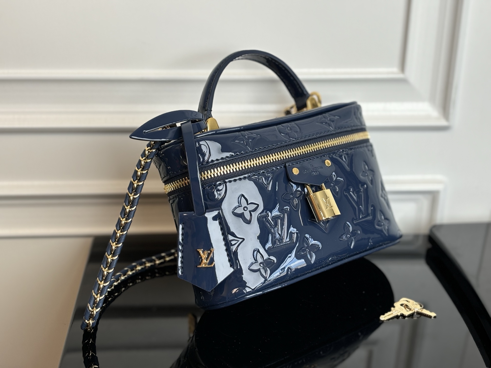 LOUIS VUITTON M13483 New Vanity Chain Pouch