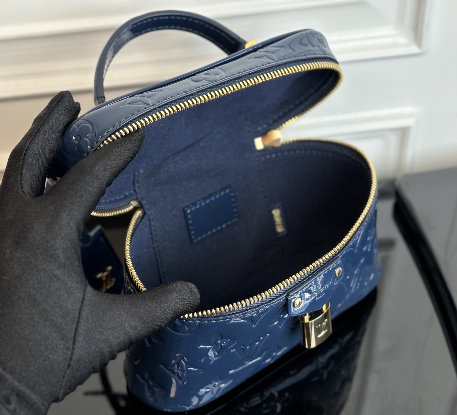 LOUIS VUITTON M13483 New Vanity Chain Pouch