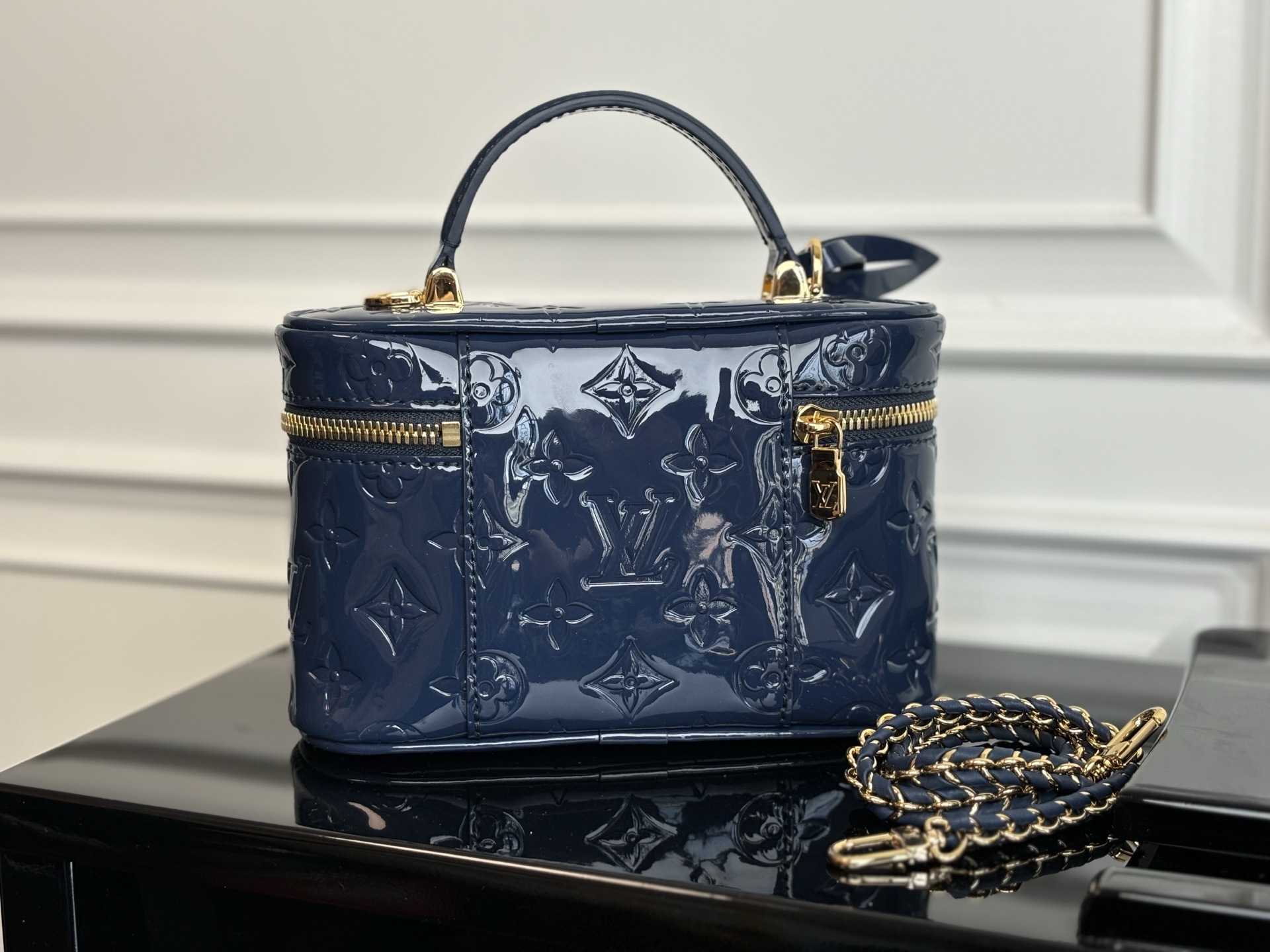 LOUIS VUITTON M13483 New Vanity Chain Pouch