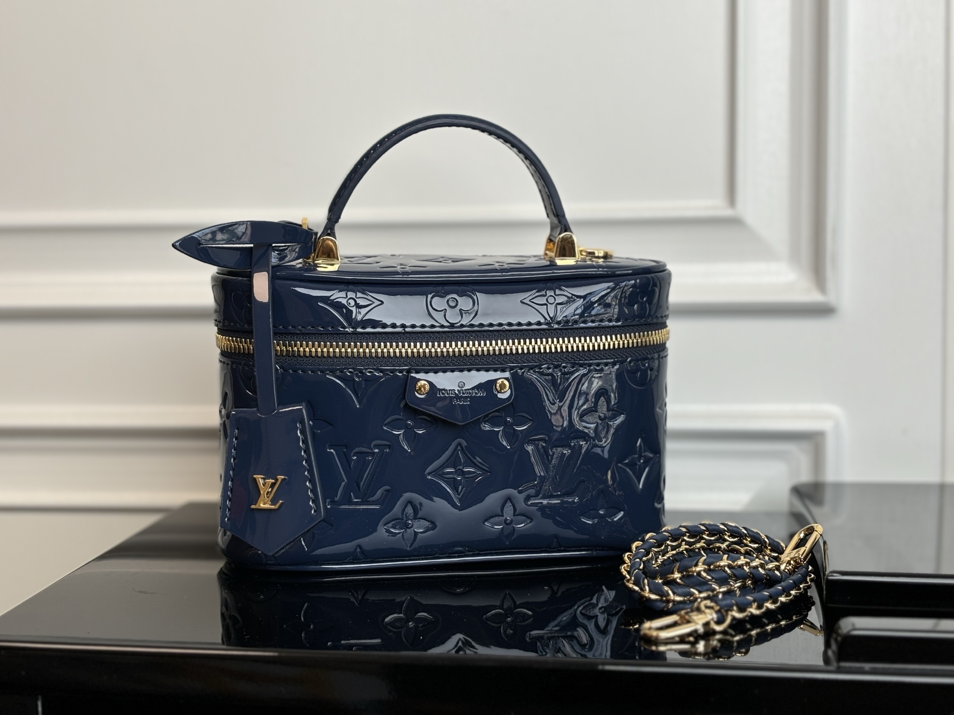 LOUIS VUITTON M13483 New Vanity Chain Pouch