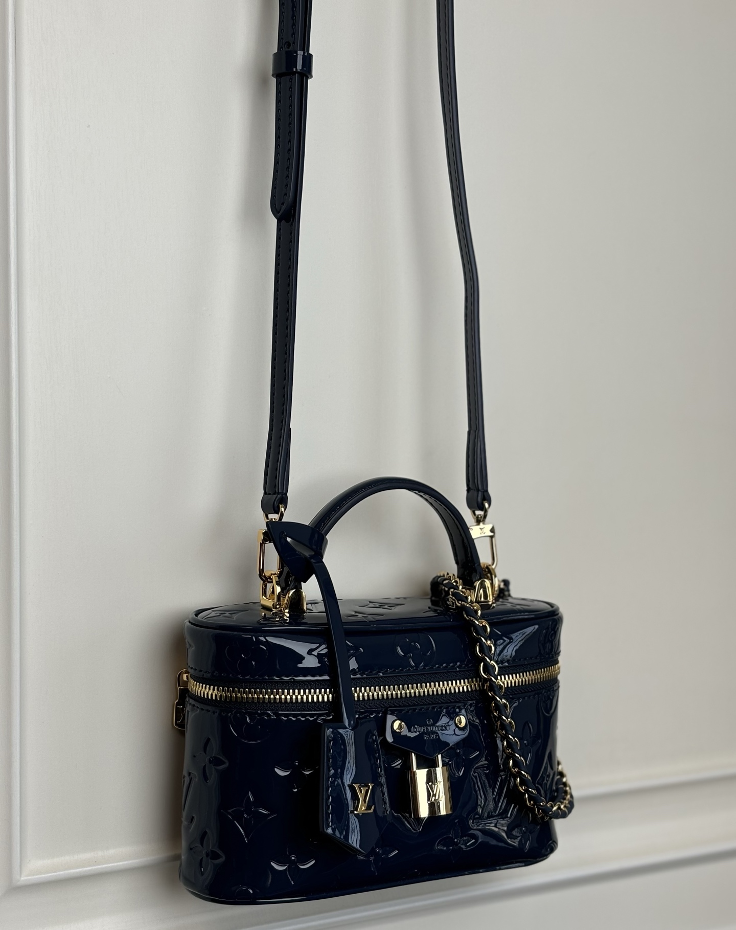 LOUIS VUITTON M13483 New Vanity Chain Pouch