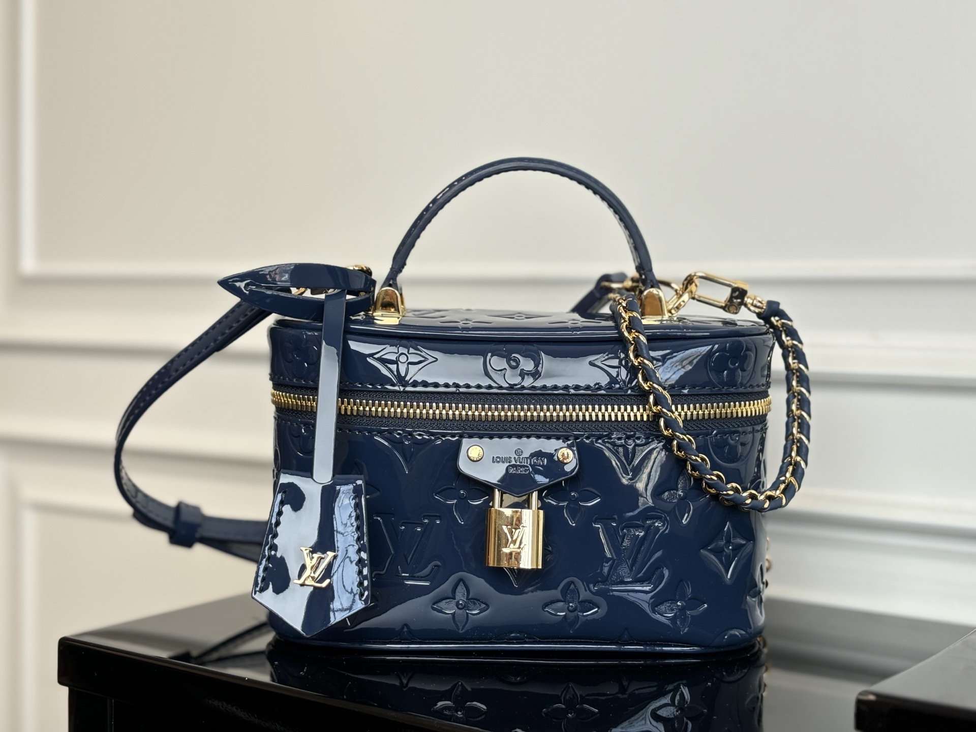 LOUIS VUITTON M13483 New Vanity Chain Pouch