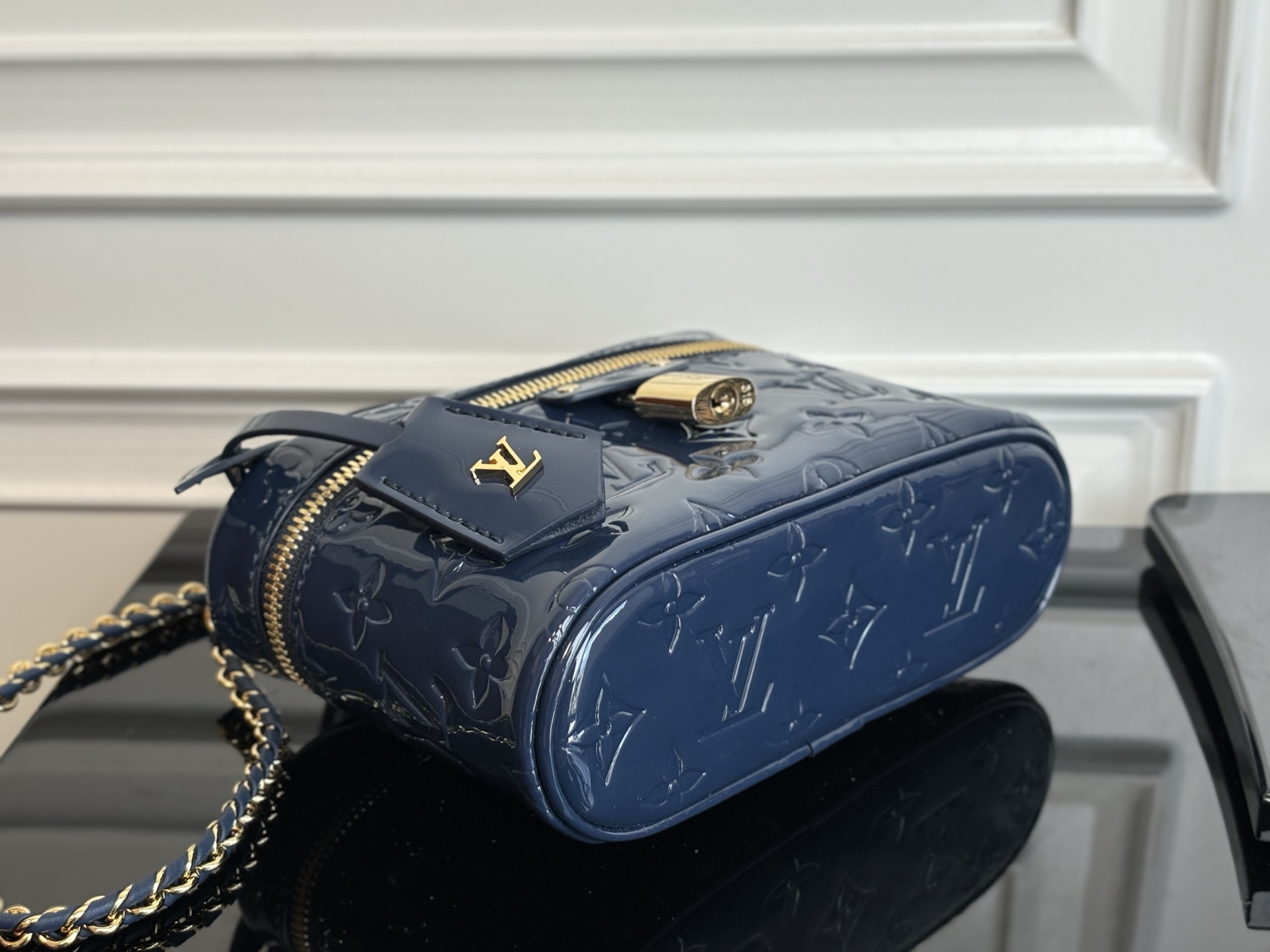 LOUIS VUITTON M13483 New Vanity Chain Pouch