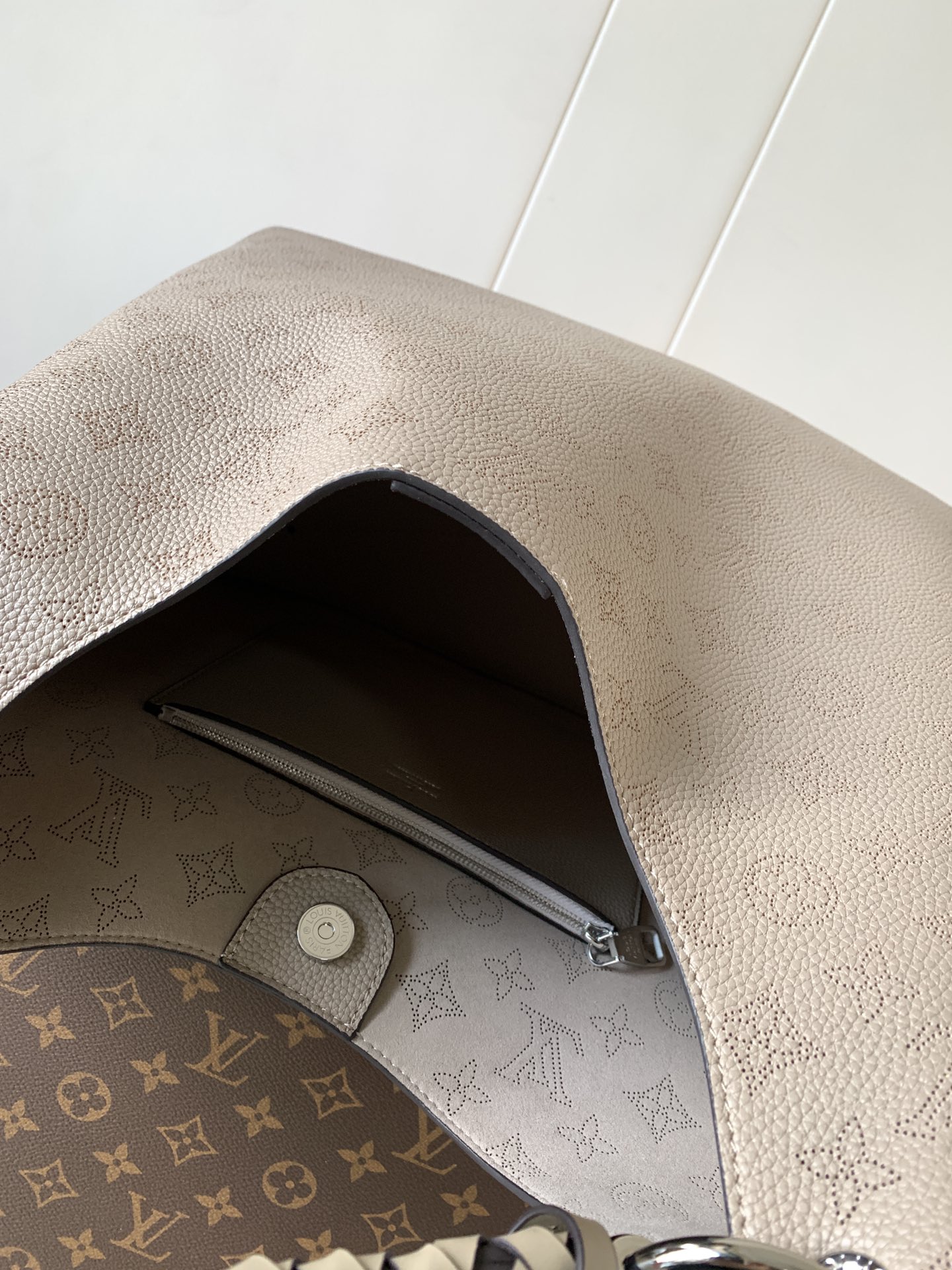 LOUIS VUITTON M21775 Sac Carmel